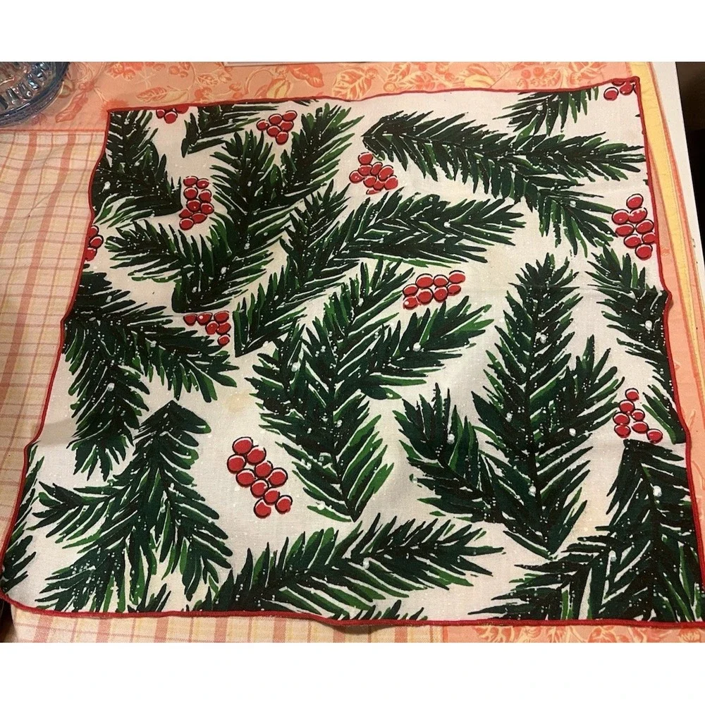 Vintage Set of  4 Christmas Napkins‎ Holiday Pine Tree Berry Holly Pattern Cloth